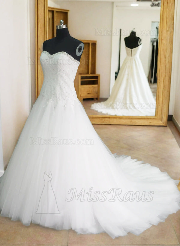 A Line Sweetheart Beaded Long Pleated Lace Wedding Dress